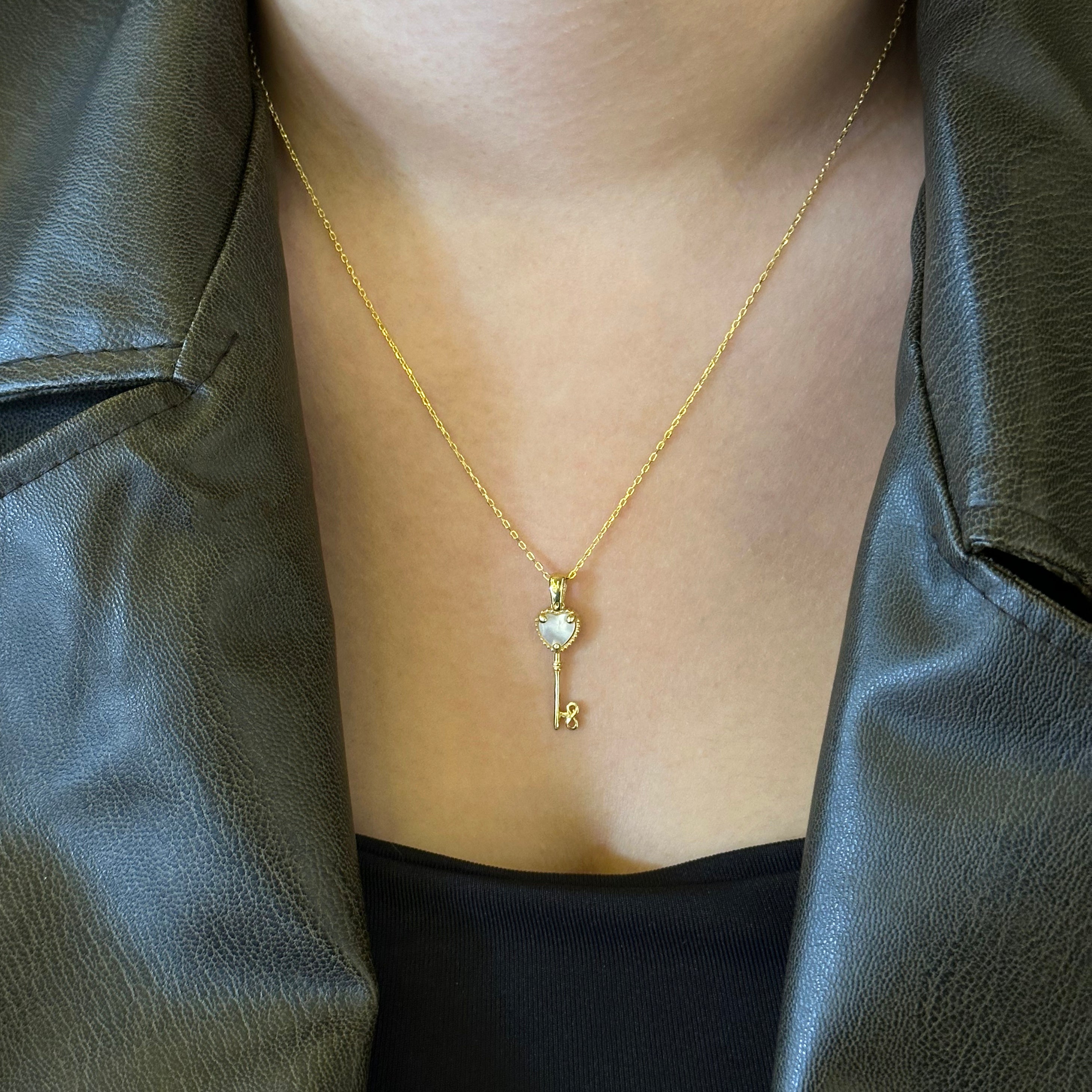 Kalp Sedef Anahtar Altın Kaplama Gümüş Kolye