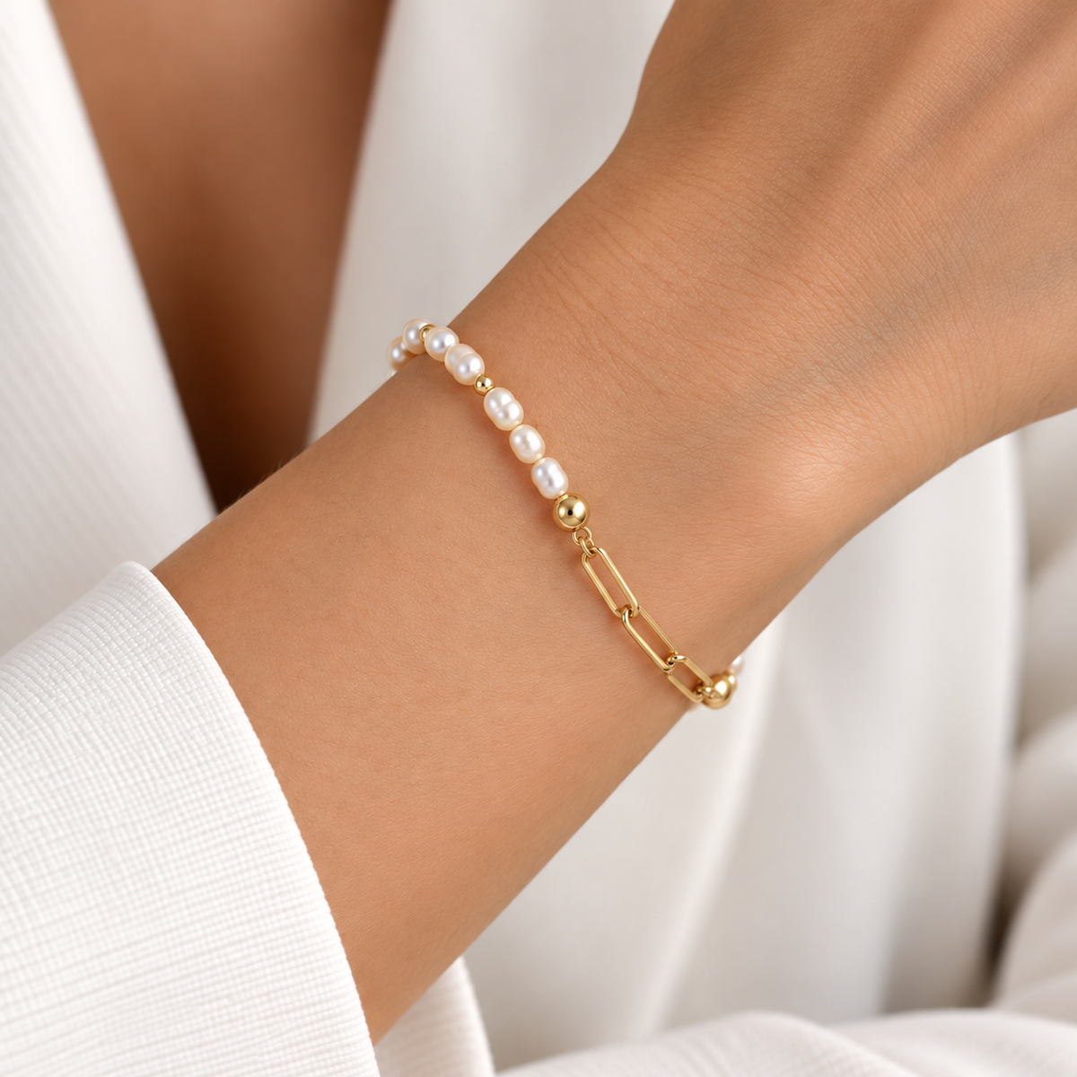 White Pearl &amp; Forse Art Silver Bracelet